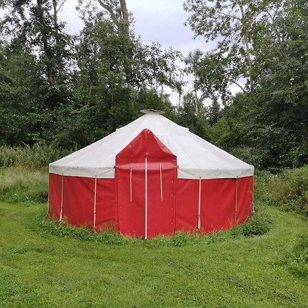 Jurten Im Garten Eden Bub Hotel Gutzkow Exterior photo